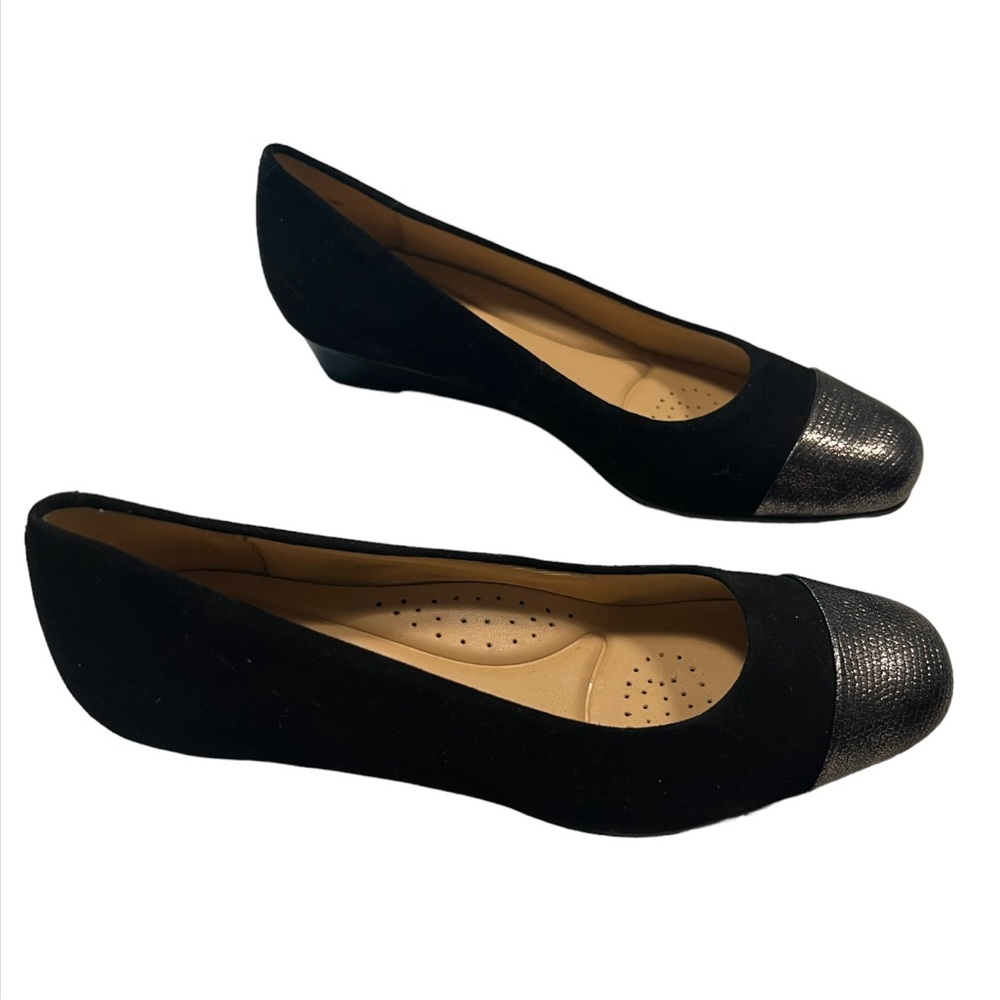 NWOB Trotters Women’s Langley Women’s Black Suede Pewter Toe Wedge 6N Dressy